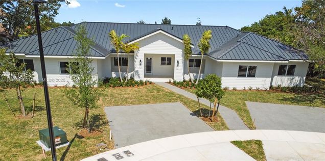 4727 SW 87 Ct Unit 4727 Miami, FL Townhouse Active - Photo 1 of 21. Opens carousel modal