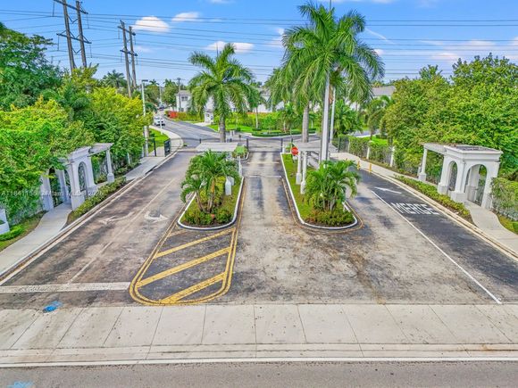 5400 NW 107th Ave Unit 401