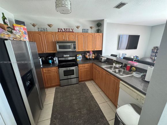 15795 SW 42nd St Unit 94