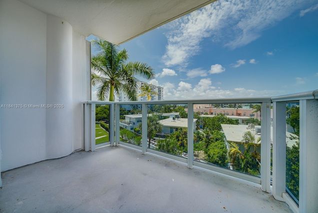 900 Bay Dr Unit 303