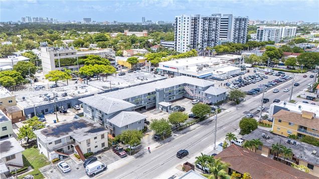 1852 SW 7th St Unit 109