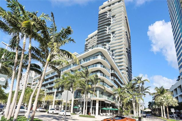 121 NE 34th St Unit L205