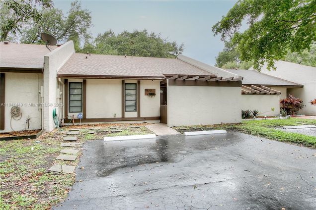 9820 NW 15th Ct