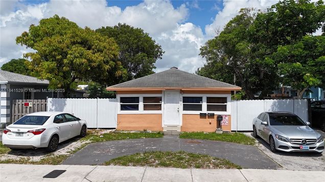 1437 N Andrews Ave Fort Lauderdale, FL Multifamily Active - Photo 1 of 12. Opens carousel modal