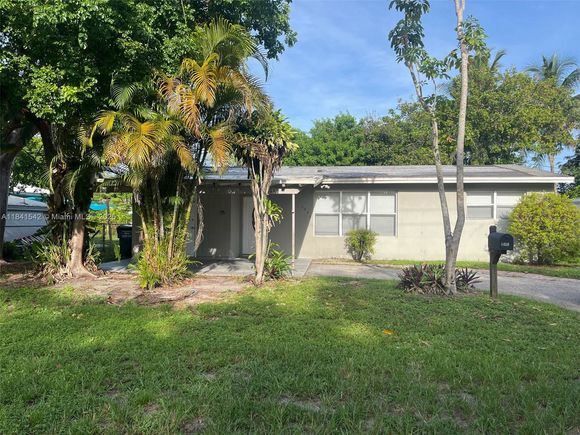 1450 N 64th Ave