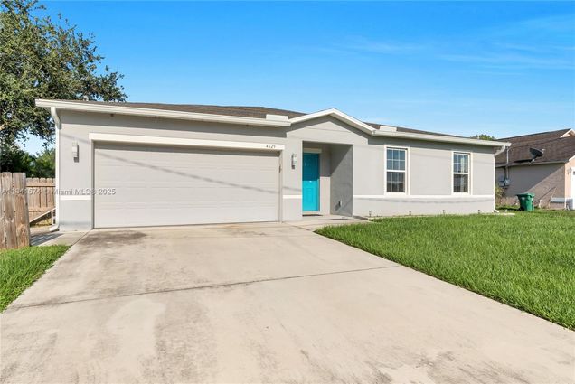 4629 SW Flintstone Dr