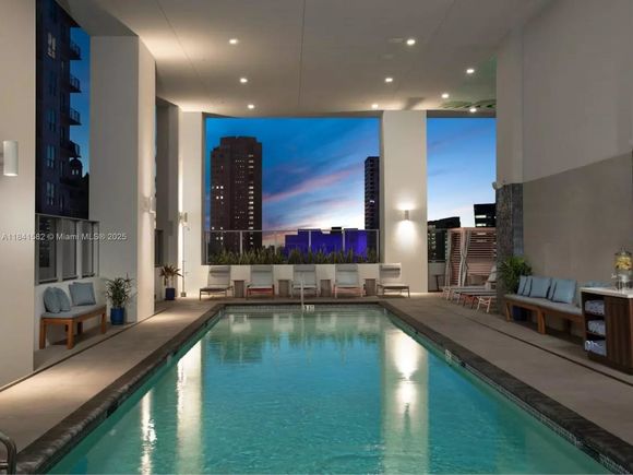 227 NE 2nd St Unit 1602