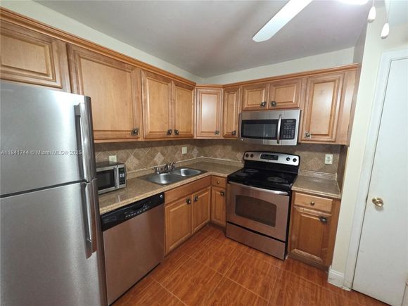 4821 NW 22nd Ct Unit 110