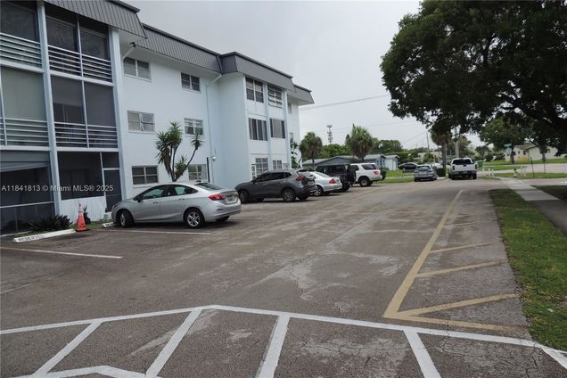 4880 NW 22nd St Unit 107