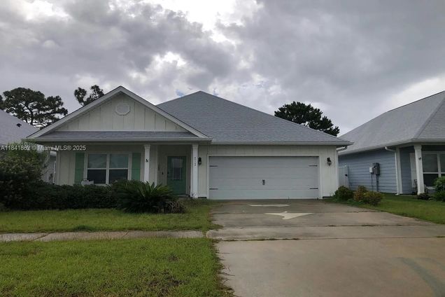 212 Moonraker Cir