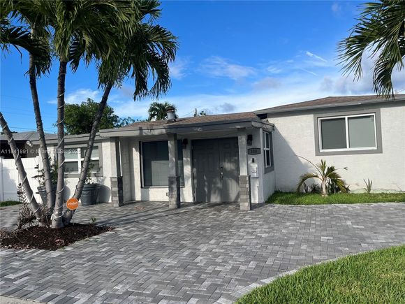 100 NW 8th Ave Hallandale Beach, FL House Active - Photo 1 of 38. Opens carousel modal