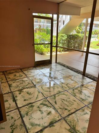 160 NE 8th Ave Unit 11A