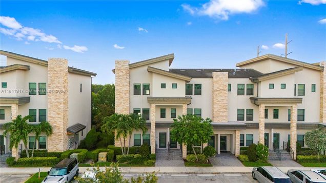 10467 NW 82nd Street Unit 1