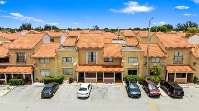 2735 W 61st Pl Unit 204