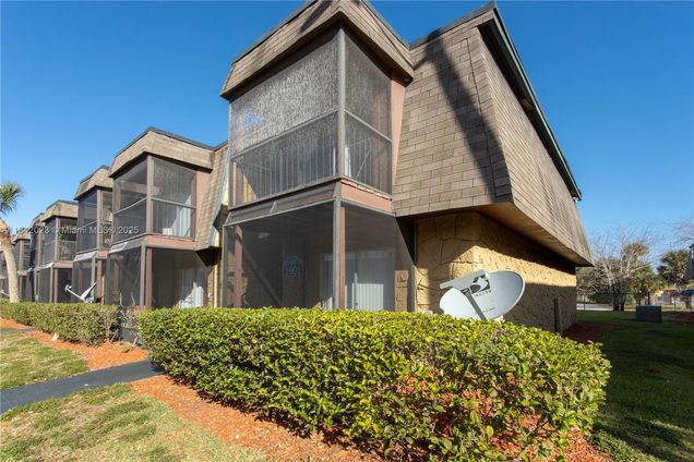 1919 S Semoran Blvd Unit C Orlando, FL Apartment Active - Photo 1 of 12. Opens carousel modal