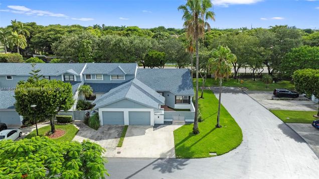 10190 NW 52nd Ter Unit 10190 Doral, FL Townhouse Active - Photo 1 of 42. Opens carousel modal