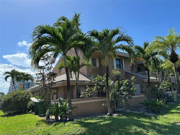 708 SE 3rd Ave Ext Unit 201