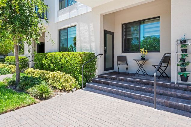 8301 NW 41st St Unit B-102