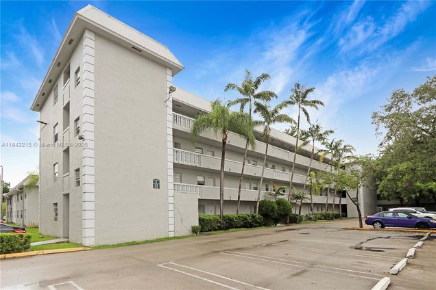 17255 SW 95th Ave Unit 445 Palmetto Bay, FL Condo Active - Photo 1 of 23. Opens carousel modal