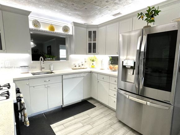 5900 NW 17th Pl Unit 209