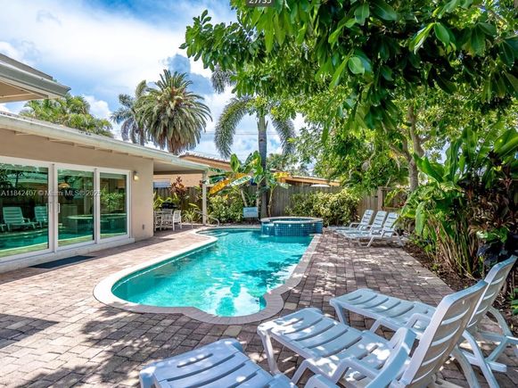 906 N 13th Ave Hollywood, FL House Active - Photo 1 of 27. Opens carousel modal