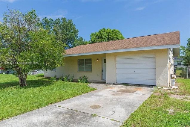 39443 8th Ave Zephyrhills, FL House Active - Photo 1 of 11. Opens carousel modal