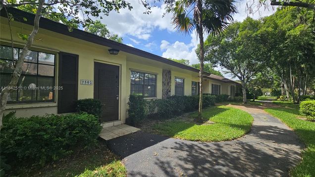 7502 Nova Dr Unit 2 Davie, FL House Active - Photo 1 of 14. Opens carousel modal