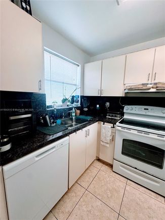 8500 Sunrise Lakes Blvd Unit 104