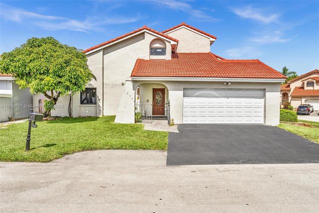 17532 NW 61st Ct N Hialeah, FL House Active - Photo 1 of 3. Opens carousel modal