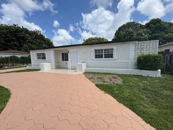1561 NW 132nd St