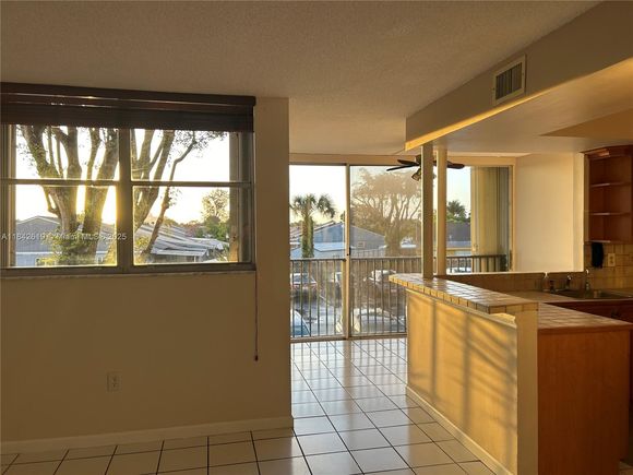 9411 SW 4th St Unit 202
