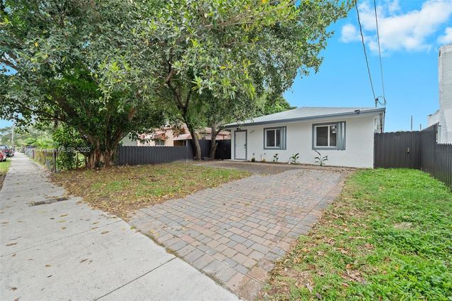 6723 NW 6th Ave Miami, FL House Active - Photo 1 of 27. Opens carousel modal