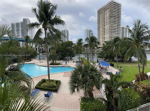 19390 Collins Ave Unit 207