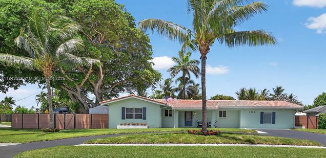 1019 SE 12th Ave Deerfield Beach, FL House Active - Photo 1 of 49. Opens carousel modal