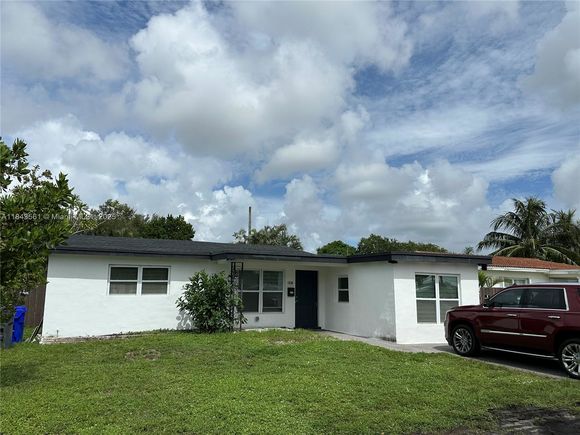 1530 N 56th Ave Hollywood, FL House Active - Photo 1 of 48. Opens carousel modal