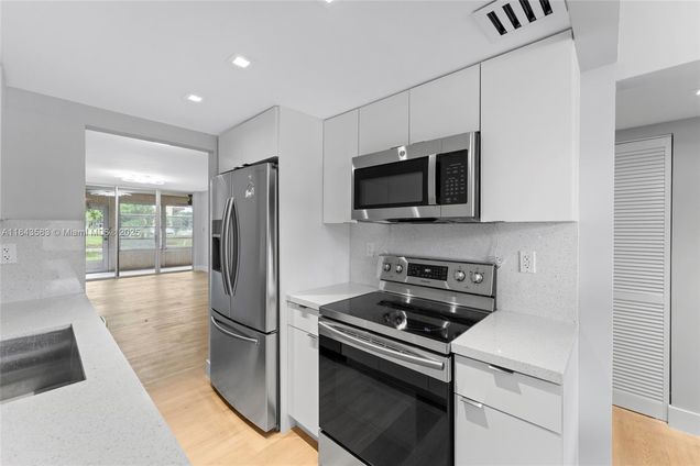3141 NW 47th Ter Unit 121 Lauderdale Lakes, FL Condo Active - Photo 1 of 19. Opens carousel modal