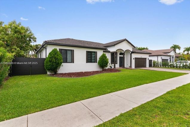 16234 SW 48th Ter Miami, FL House Active - Photo 1 of 46. Opens carousel modal