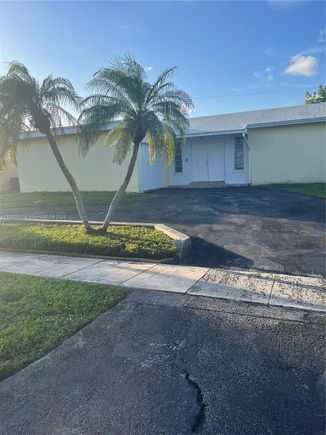 11711 NW 29th St Sunrise, FL House Active - Photo 1 of 6. Opens carousel modal