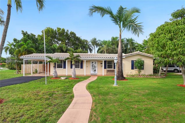9455 SW 181st St Palmetto Bay, FL House Active - Photo 1 of 24. Opens carousel modal