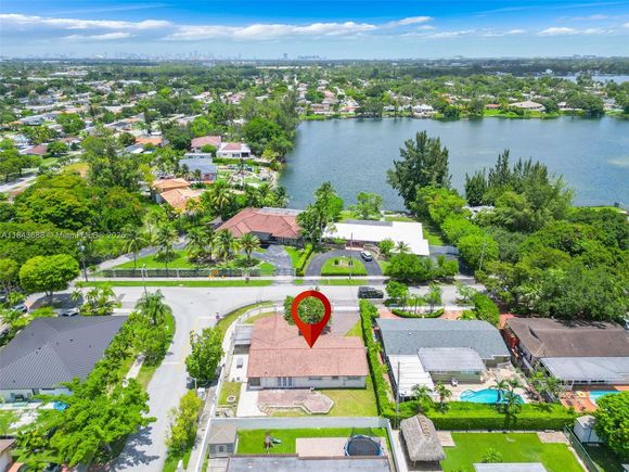 4400 SW 89th Ave Miami, FL House Active - Photo 1 of 38. Opens carousel modal