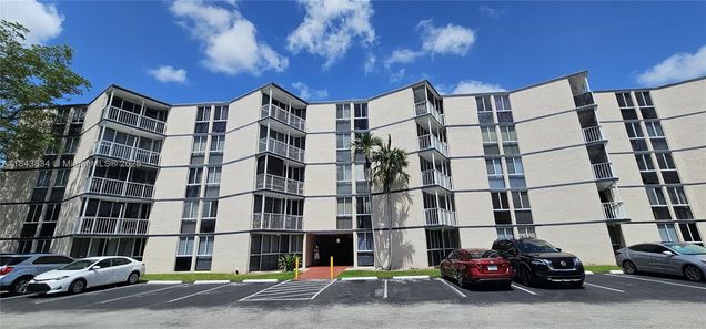 7075 NW 186th St Unit C101