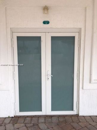 16485 Collins Ave Unit 10