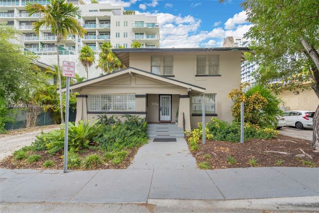 314 NE 26th Ter Miami, FL House Active - Photo 1 of 37. Opens carousel modal