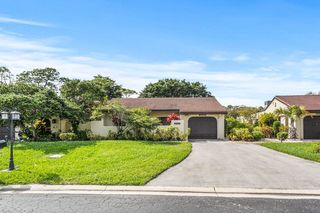 8569 Casa Del Lago