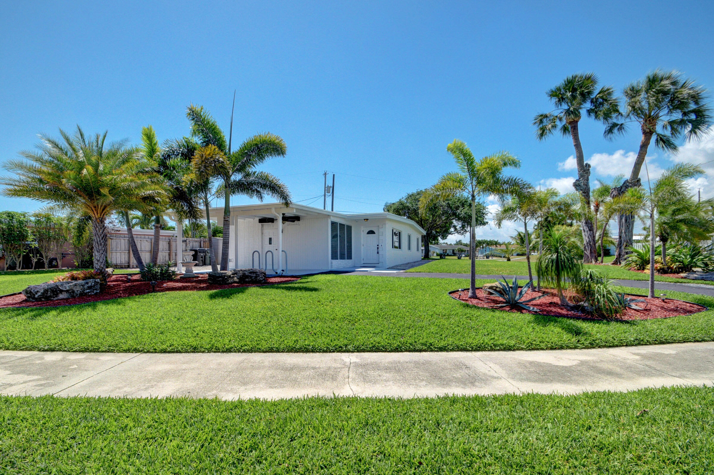 1225 Lake Geneva Dr, Lake Worth Beach, FL 33461 Estately 🧡 MLS RX
