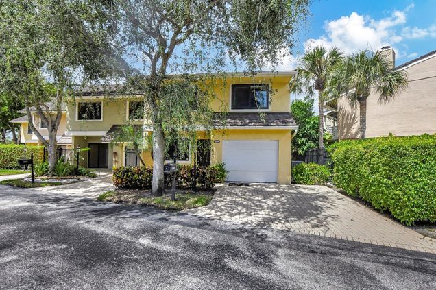 5648 Santiago Circle Boca Raton, FL Townhouse Sold - Photo 1 of 10. Opens carousel modal