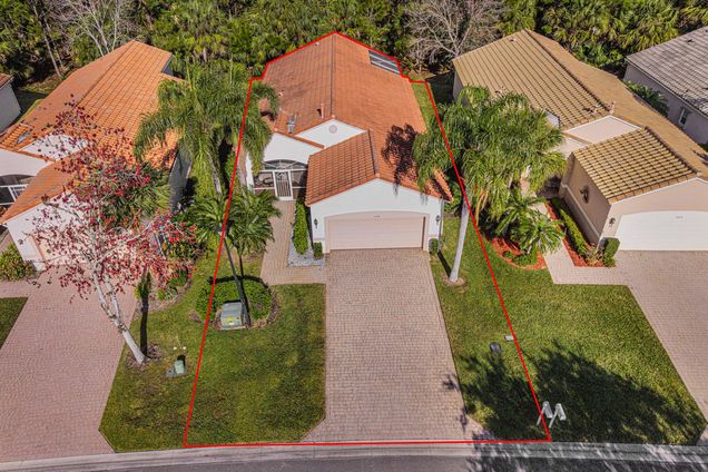 304 NW Alana Avenue