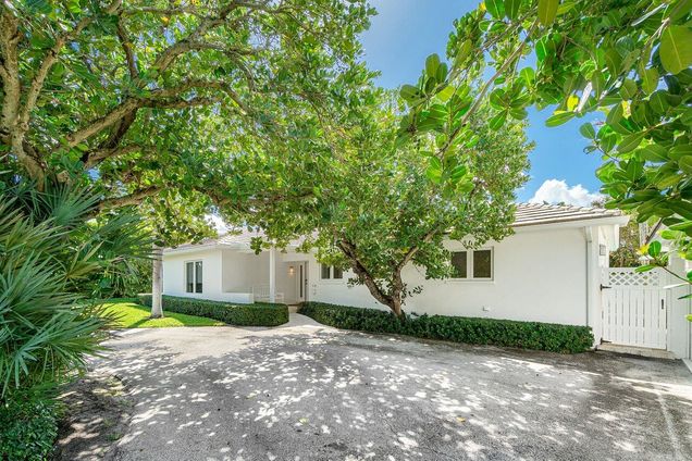 110 Seagate Road Palm Beach, FL House Active - Photo 1 of 20. Opens carousel modal