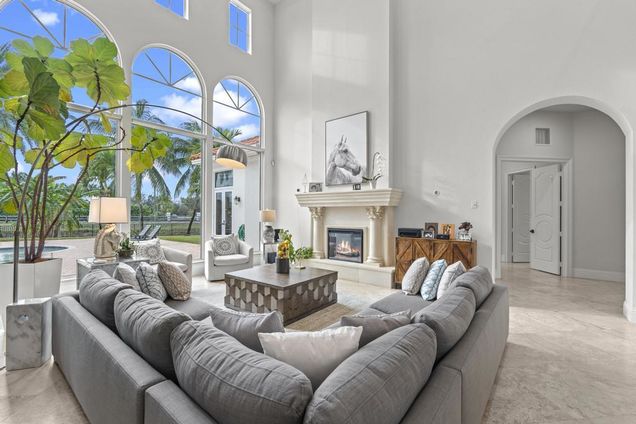 2685 Greenbriar Boulevard
