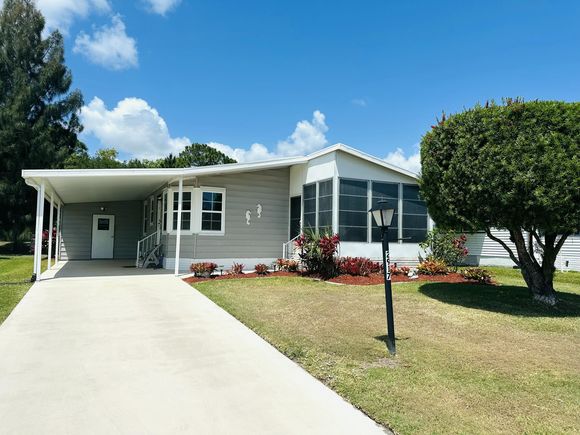 2917 Fiddlewood Circle